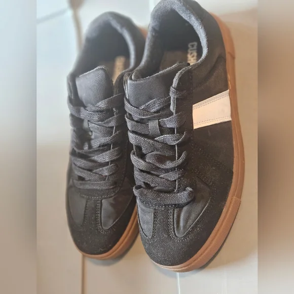 Black Cushionare Shoes - Picture 3 of 8